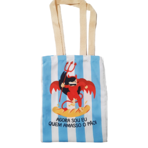Daily Bag - Agora Sou Eu Quem Amasso O Pão